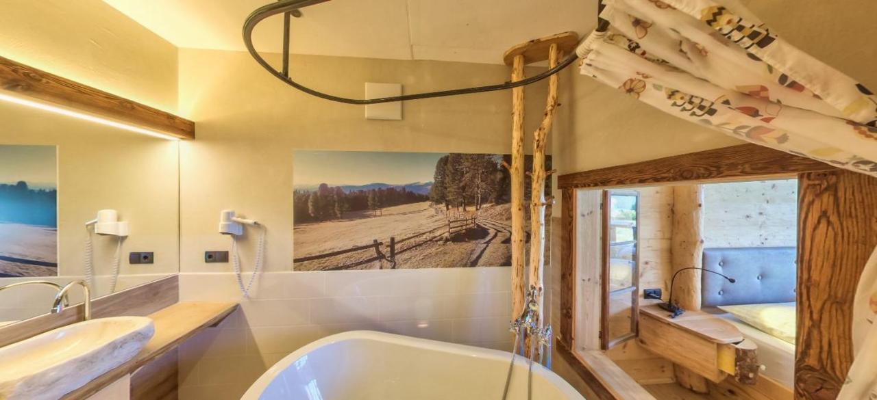 Albergo Gasthof Zur Krone Laion Bagian luar foto